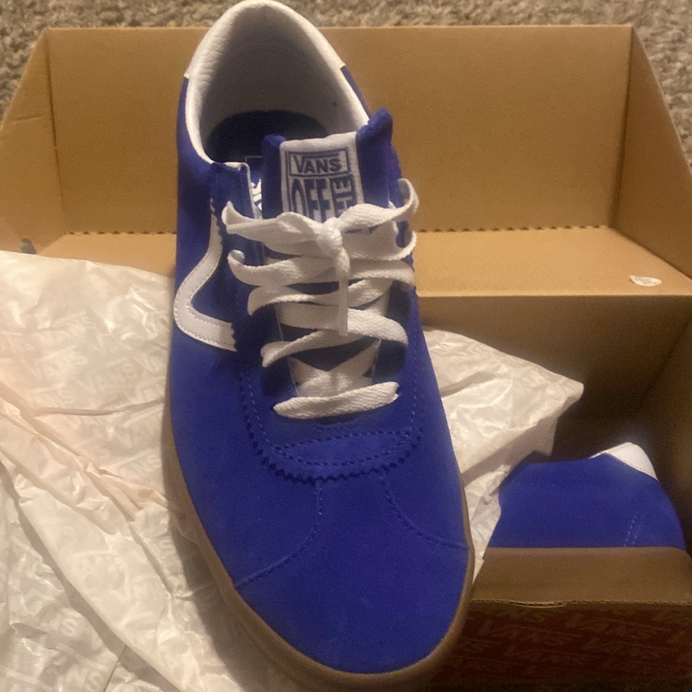 Vans - Picture 2 of 3